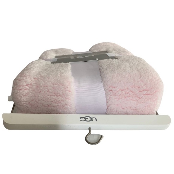 UGG Baby Casey Frosted Sherpa
Blanket-pink nwt 30”x40” - Picture 5 of 11